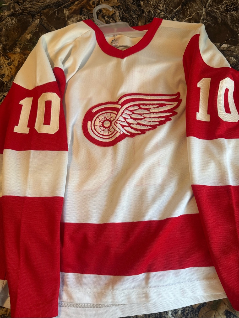 Detroit red wings number 10 Alex deveccio and Red HockeyJersey - Number 10